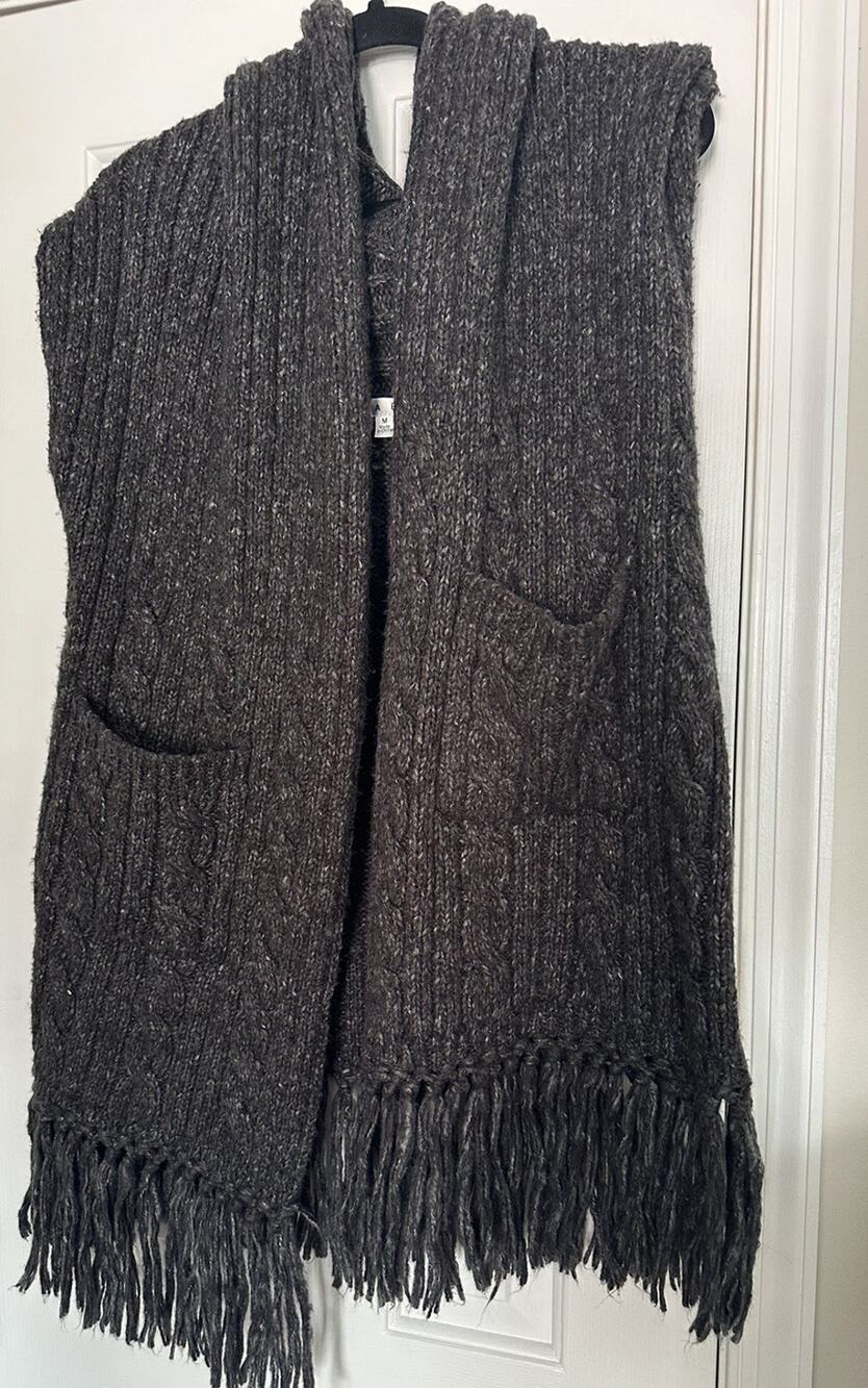 CAbi Grey Wool Blend Cable Knit Fringe Open Cadigan Sweater Vest Women's M Cozy